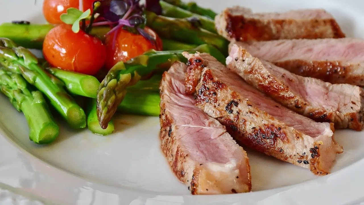 how to reheat a steak