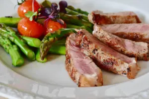 how to reheat a steak