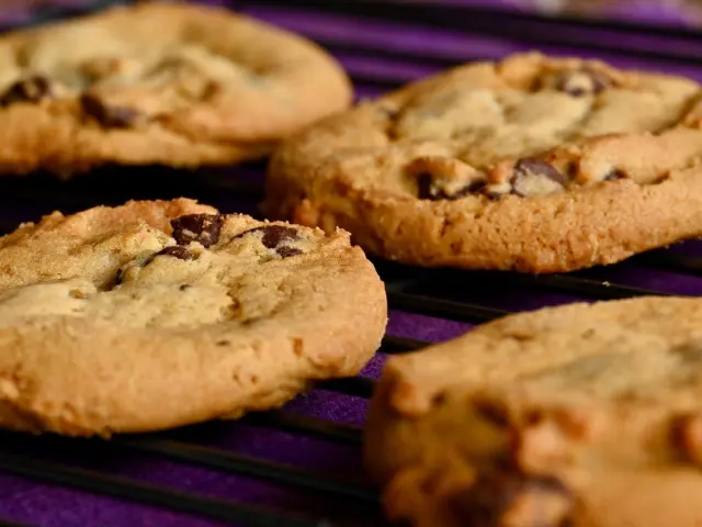 Perfect Small-Batch Cookie Recipe: 8 Cookies In 30 Minutes (No Fuss)