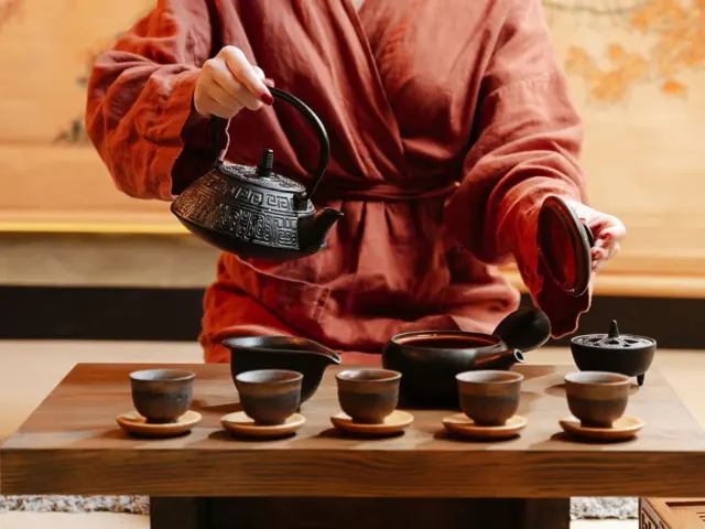 The History Of Tea: From Ancient Legends To Global Rituals — A Concise 2026 Overview